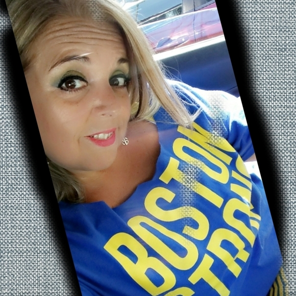 Meet your Posher: LIVE SHOW POST - LIKE - SHARE - FOLLOW - Picture 5 of 8